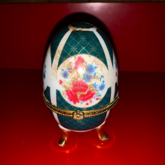 Beautiful Victorian Egg Box - Picture 1 of 6